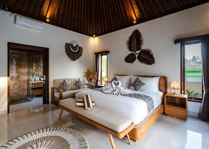 Couette-café Miana 4*